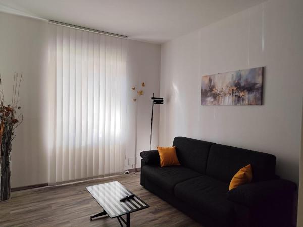 Biella Living, Book  Hoteller i Piedmont med parkering, Parkering