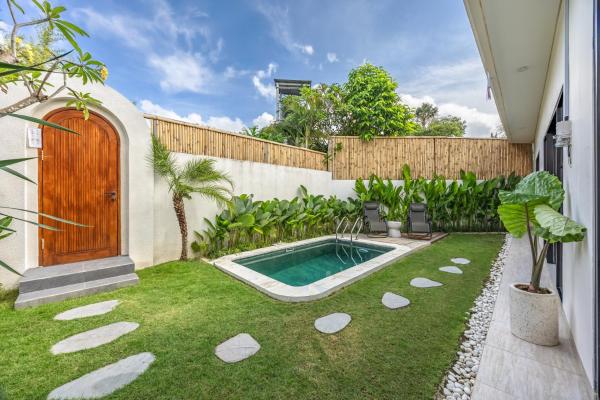 Pool Garden Private 2BR Villa - 10 min to Finns Beach Club, Book  Canggu Badung