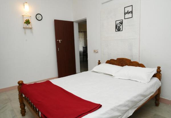 Romel mahal waterfront homestay, Book  Kochi New Delhi