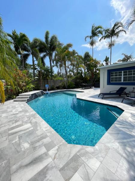 La Dolce Villa, Book  Broward County hoteller med pool, Swimmingpool