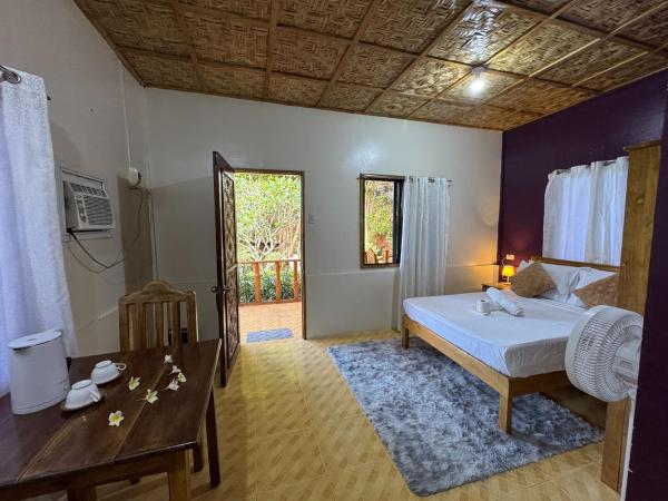 Cecilia's Garden Guesthouse, Book Hotel Hoteller i Siquijor Island med parkering, Parkering