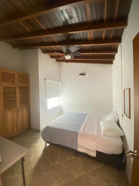 Residencia Dual Retiro Urbano, Book  Envigado hoteller med parkering, Parkering