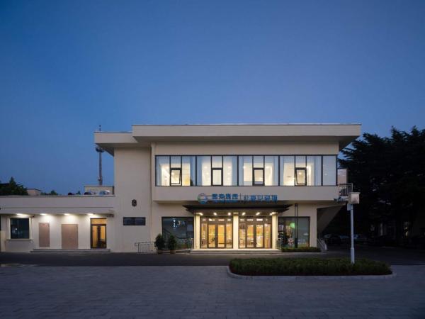 Beidaihe Yijing Hotel, Book  Hebei hoteller med parkering, Parkering