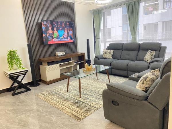 Serene Stays, Book  Nairobi hoteller med parkering, Parkering