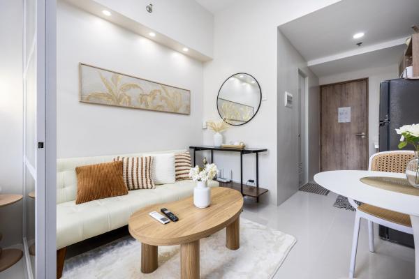 Cebu Serene Quarters with City View, Book  Mactan Island 