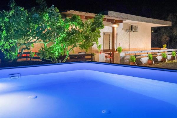 Sinani Villa - Garden Oasis with Private Pool, Book  Kolymbia Rhodos by