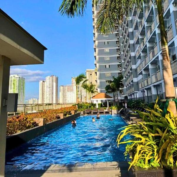 Place To Stay Near US Embassy Front Of Manila Bay, Book  Luzon hoteller med parkering, Parkering