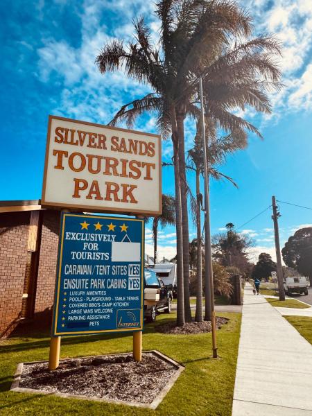 Silver Sands Tourist Park, Book  Lakes Entrance Gippsland