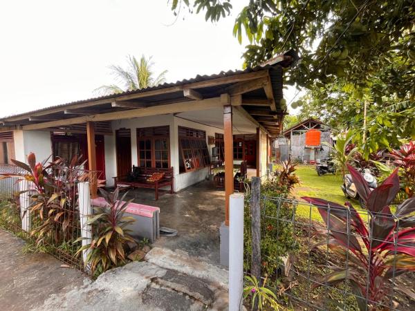 Bunaken Jhon Homestay, Book  Manado 