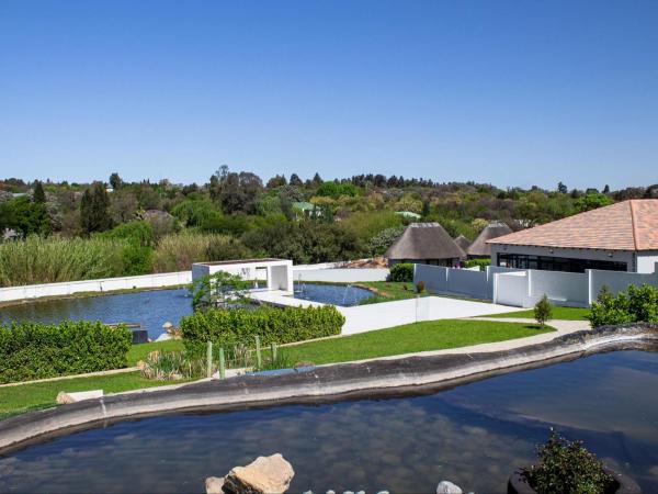 Louisville Guest Lodge, Book Pension Midrand 