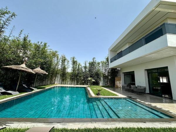 Villa de luxe piscine chauffée & Jacuzzi & Petit déjeuner, Book  Fes Fez