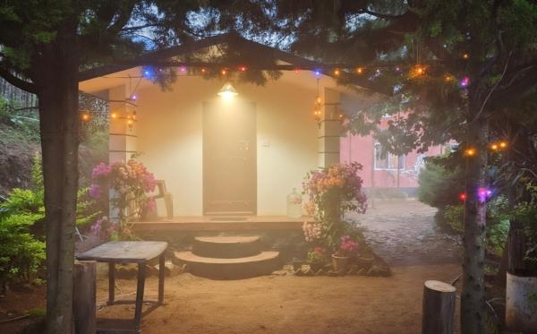 Madama Mudhouse Edenwood Retreats, Book  Kanthalloor New Delhi