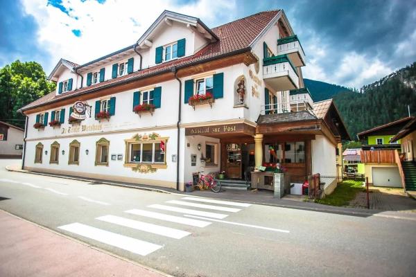Gasthof Post, Book  Hoteller i Tyrol med parkering, Parkering