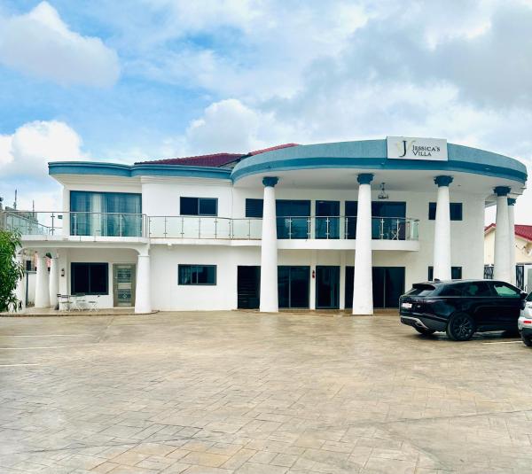 Jessicas Villa Apt 2, Book  Hoteller i Greater Accra med pool, Swimmingpool