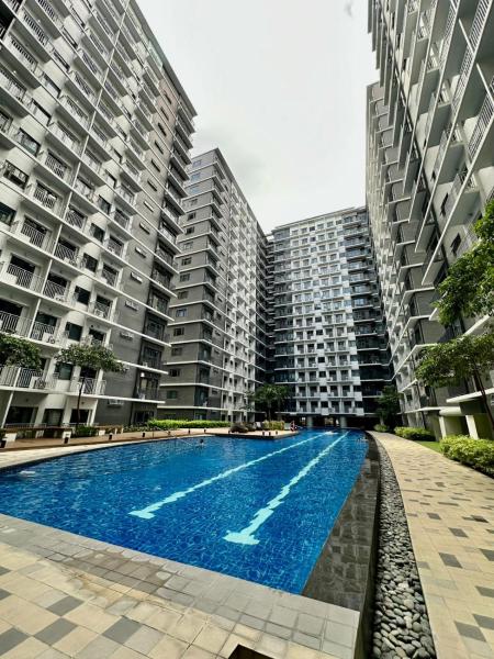 Mall of Asia shore 3 Tower 21661 Residence, Book  Luzon hoteller med parkering, Parkering