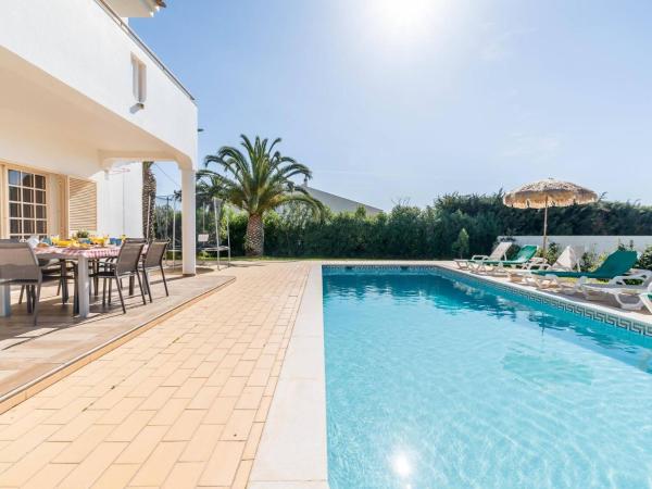 Villa Paradis Paraiso com piscina privada em Albufeira, Book  Albufeira hoteller med pool, Swimmingpool