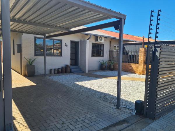 House at Ninety Nine, Book  Kimberley Northern Cape