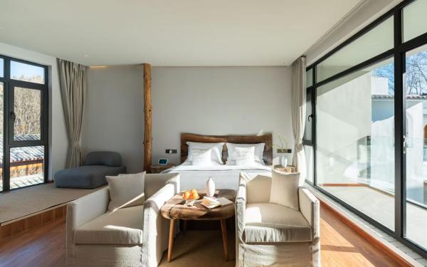 Ru Huas Home LiJiang Artistic Villa, Book  Lijiang Yunnan