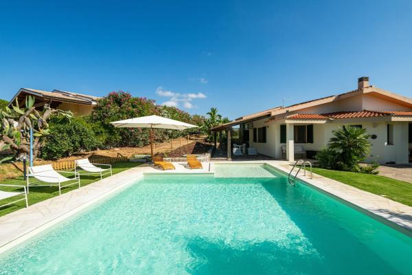 Villa Pilato, Book  Hoteller i Poggio Dei Pini med pool, Swimmingpool