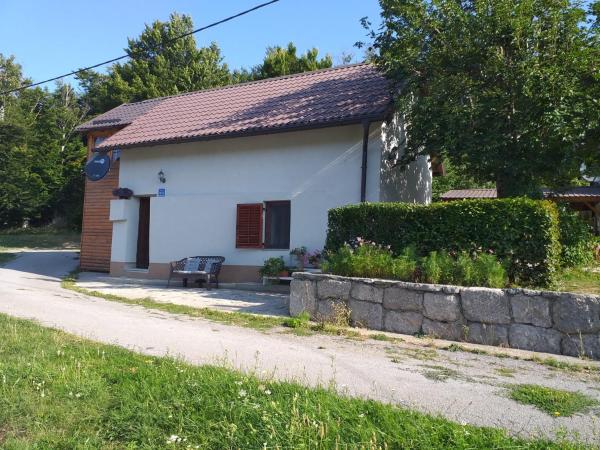 Baške Oštarije - kuća za odmor, Book  Razvala 