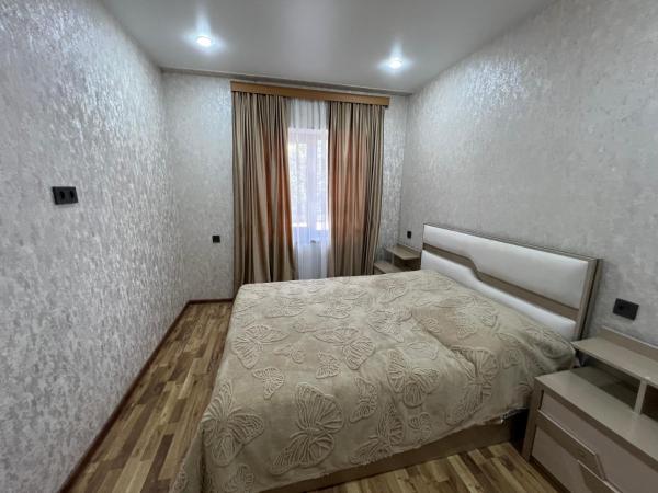 Apartment Lizi, Book  Imereti hoteller med parkering, Parkering