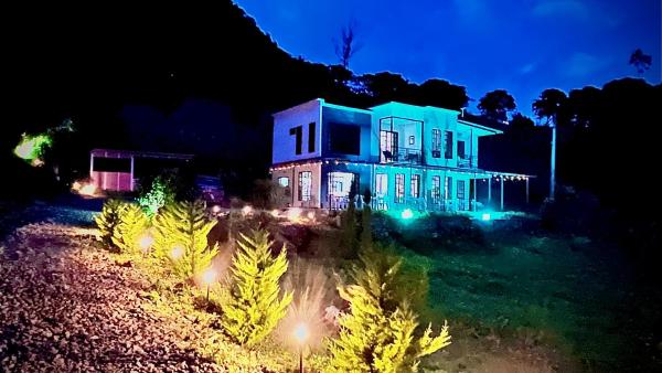House Trail Lyones, Book  Choachí Cundinamarca