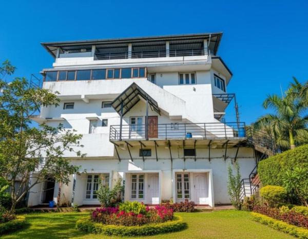 Coorg mansion, Book  Madikeri 
