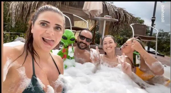 CHALÉS do AVOHAY, lindo chalé com privativa banheira hidromassagem aquecida, apenas 2 minutos da Vila de São Jorge Chalé Guita, Book  Alto Paraíso de Goiás 