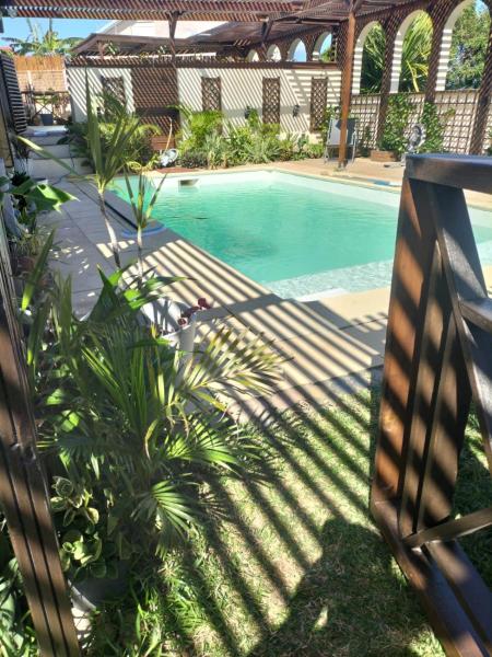 Ylang Ylang, Book  Hoteller i Saint-Paul med pool, Swimmingpool