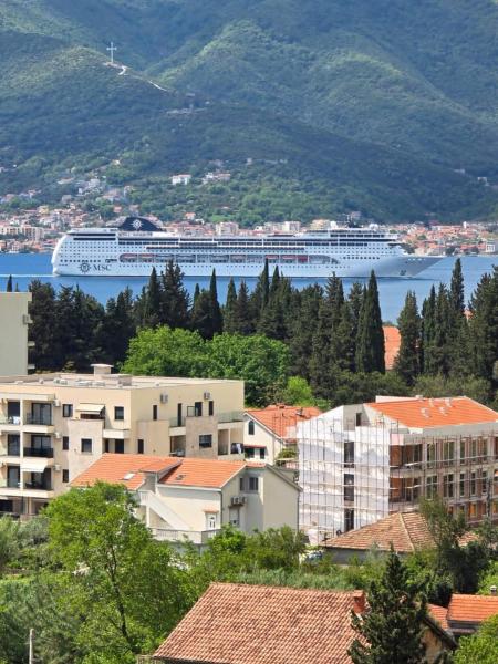 Tara Apartments, Book Lejlighed Hoteller i Tivat med parkering, Parkering