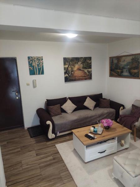 Apartman Bogi, Book  Budva hoteller med parkering, Parkering