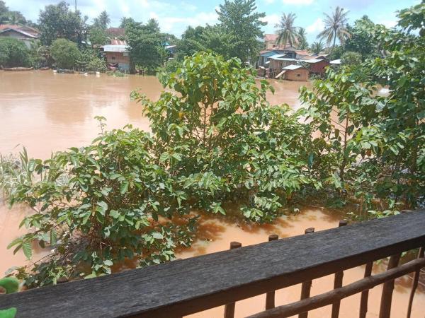 Battambang Family Riverside Homestay, Book  Hoteller i Battambang Province med parkering, Parkering