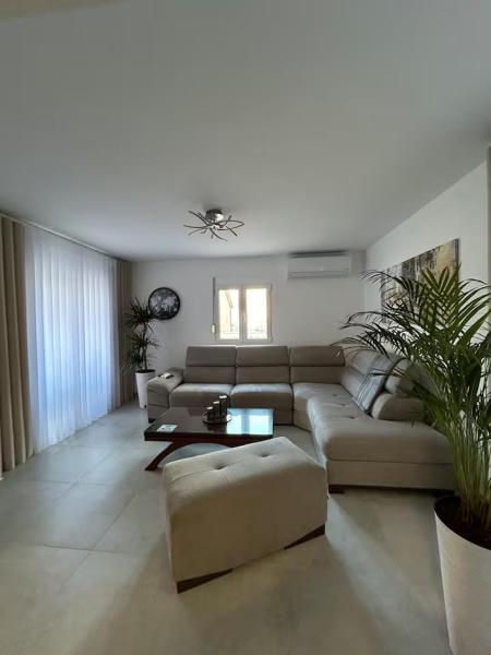 Asia Apartments, Book Lejlighed Škaljari 