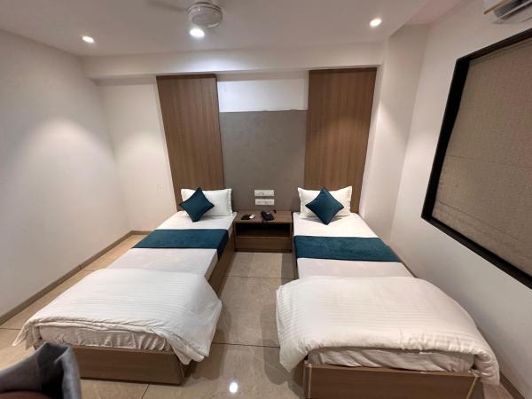 Hotel Royal Bloom, Book  Surat Gujarat