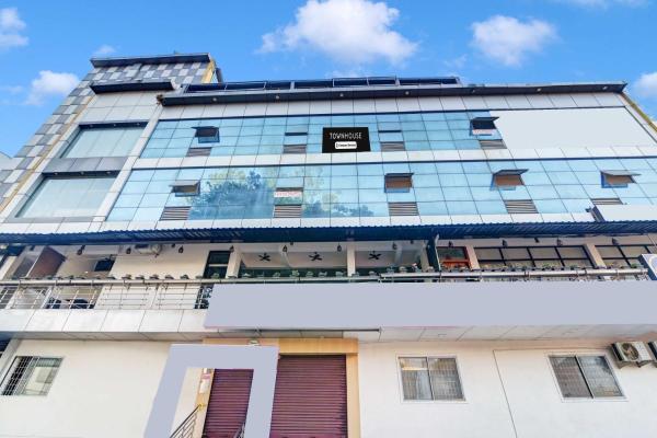 Townhouse Coorg KSRTC Bus Station Kushal Nagar, Book  Kushalnagar 