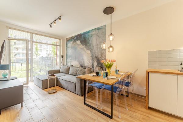 Apartamenty Ku Morzu przy plaży -Parking Basen letni w CENIE - Holiday City, Book  Hoteller i West Pomerania med pool, Swimmingpool