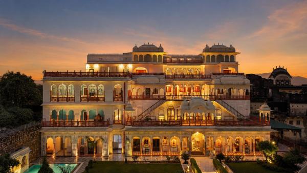 Shahpura Haveli 70 Kms From Khatu Shyamji, Book Hotel Hoteller i Rajasthan med pool, Swimmingpool