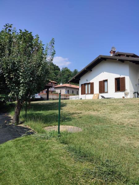 Villa Verde, Book   