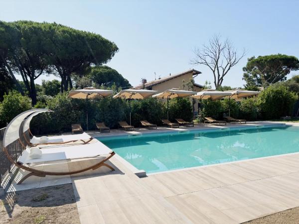 Villa With Mediterranean Garden In Castiglione, Book  Hoteller i Maremma Coast med pool, Swimmingpool