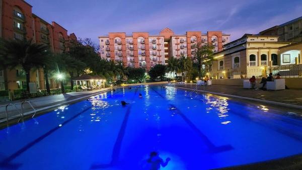 Chateau Elysee A11 near bar resto mall Airport, Book  Manila 