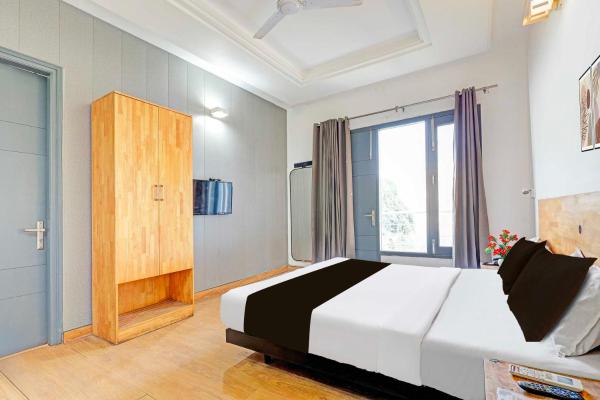 Townhouse Oak Omaxe City Centre Gurgaon, Book  Gurgaon 