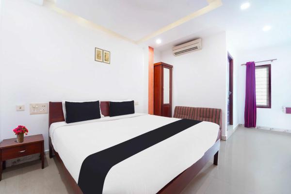 Townhouse Oak Kaloor Metro Station, Book  Ernakulam 