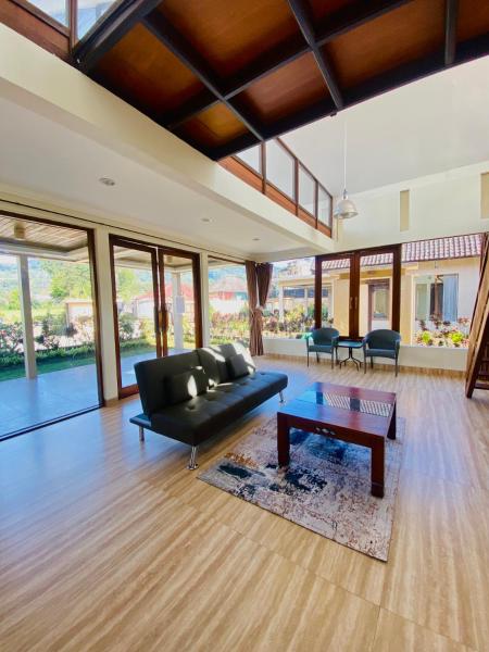Bedugul Lake View Inn, Book  Tabanan hoteller med parkering, Parkering