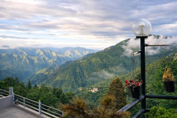 HOTEL THE KAFAL H0MESTAY Near Mall Road, Book  Mussoorie Uttarakhand