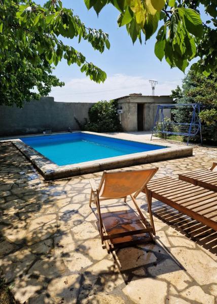 Ptghni Villa, Book  Kotayk region hoteller med pool, Swimmingpool