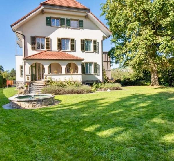 Charmante Villa mit Seeblick, Book  Seengen Aargau