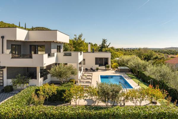 Villa Bura ZadarVillas, Book  Hoteller i Zadar County med pool, Swimmingpool