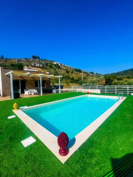 The Villa - Lascari Cefalu', Book  Sicilien hoteller med pool, Swimmingpool