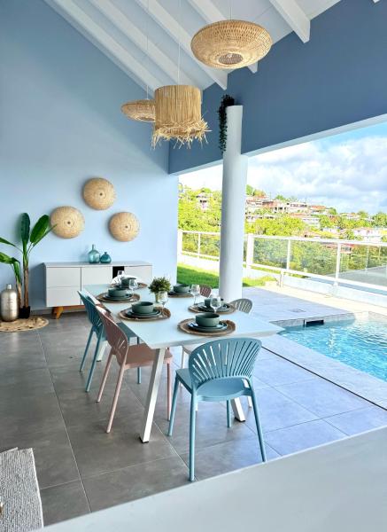 Villa Téloam- Charmante villa avec piscine et vue mer, Book  Fort-de-France hoteller med pool, Swimmingpool