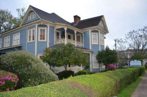 Swann Hotel Bed & Breakfast